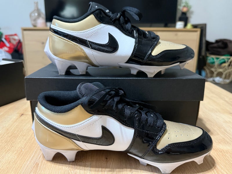 Men's Size M 8.5 (W 9.5) Jordan Low Top Molded Cleats (Used)