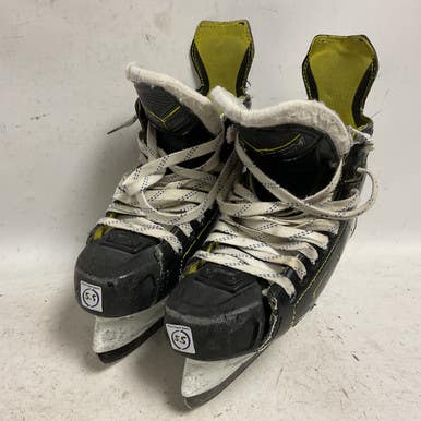 Used CCM SUPER TACKS 9370 Intermediate Hockey Skate Intermediate 5.5 11855-S000191609