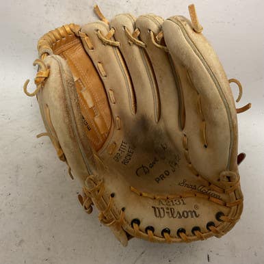Used Wilson A2131 BB/SB Glove RH Throw Almond 13" 11855-S000191625