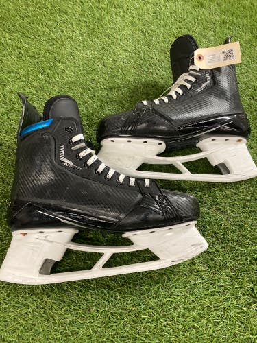 Senior Bauer Supreme Mach Hockey Skates Regular Width Pro Stock 9.5 (Used)