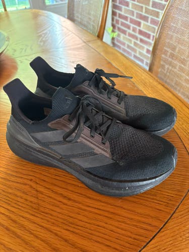 Black Men's Size M 10.0 (W 11.0) Adult Adidas Ultraboost Shoes (Used)