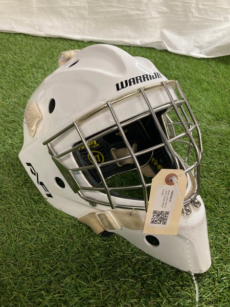 White Junior Warrior R/F1 Goalie Mask (Used)