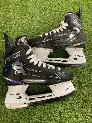 Senior True Catalyst 9X4 Hockey Skates Regular Width 8 (New)