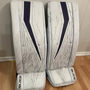 34" 2023 Vaughn SLR3 Pro Carbon Goalie Leg Pads (Used)