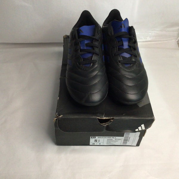 Black Kids 5.5Y (Big Kids / Youth) Adidas Goletto Molded Soccer Cleats (Used)