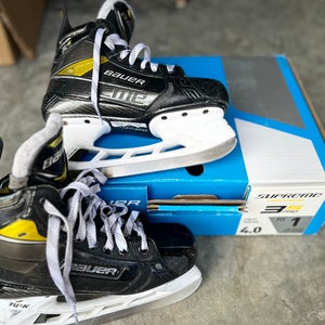 2020 Bauer Supreme 3S Pro Hockey Skates Regular Width Size 4 (Used)