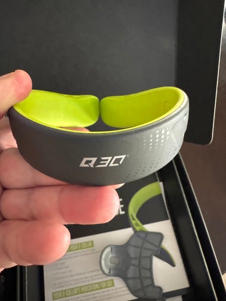 (Used) Q-Collar size (12)with box