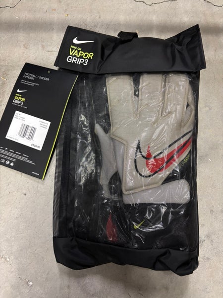 Medium/Large Nike Goalie Gloves (New)