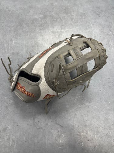2023 Wilson A2000 RH First Base Baseball Glove 12.5" (New)