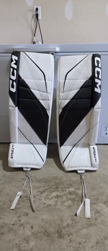 33" CCM Eflex 6.9 Goalie Leg Pads (Used)