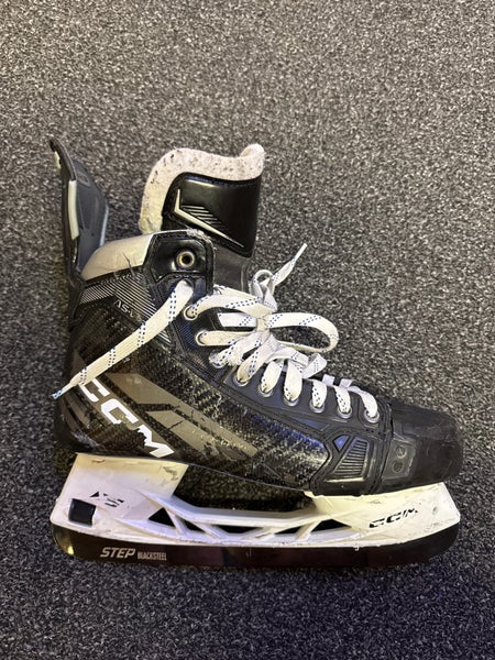 2021 CCM AS-V Pro Hockey Skates Regular Width Pro Stock 9.5 (Used)