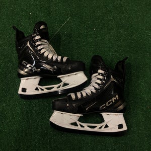 Intermediate CCM Tacks XF Pro Hockey Skates Regular Width Size 4 (Used)