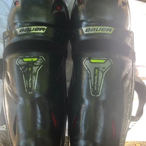 Intermediate Bauer Vapor Hyperlite 13" Shin Pads (Used)