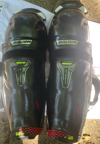 Intermediate Bauer Vapor Hyperlite 13" Shin Pads (Used)