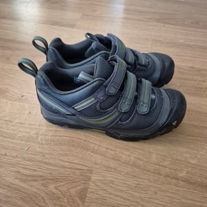 Women's Size 7.5 Keen Bike Shoes (New)