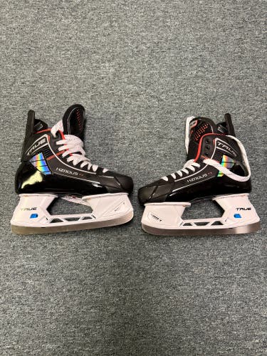 True HZRDUS 7X Hockey Skates Regular Width 10 (New)