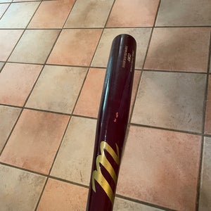 Marucci AM22 Maple Bat (-3) 30 oz 33" (Used)