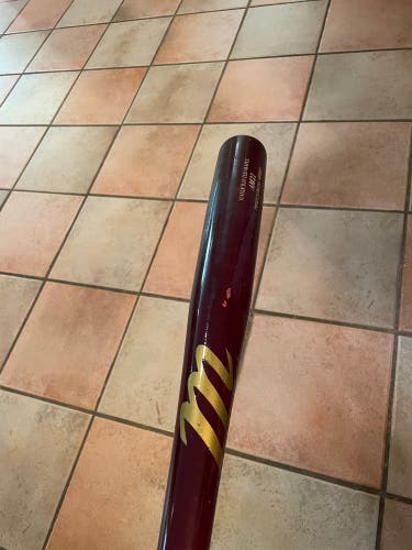 Marucci AM22 Maple Bat (-3) 30 oz 33" (Used)