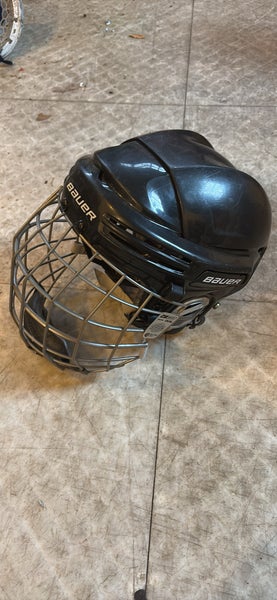 Medium Bauer Helmet (Used)