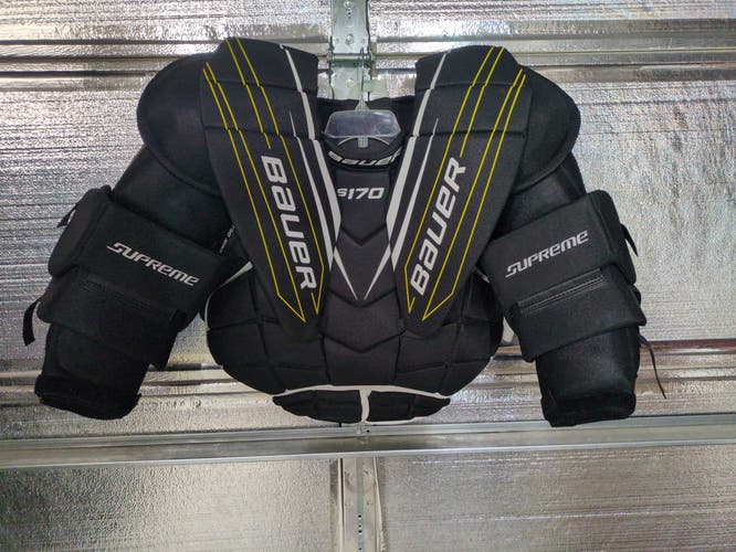 Small Bauer Supreme S170 Goalie Chest Protector (Used)