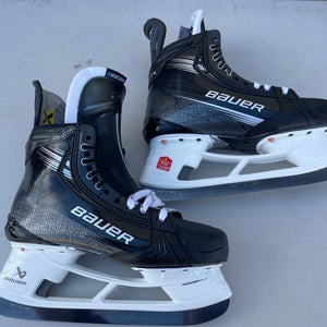 Bauer Vapor Hyp2rlite Mens Pro Stock Size 9.5 Hockey Skates MIC 93323