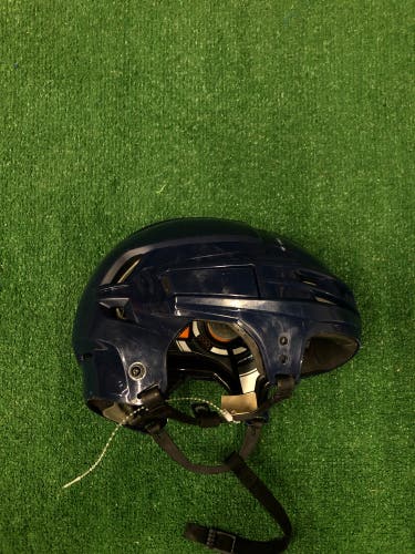 CCM Tacks 910 Helmet | Medium 7 - 7 1/2