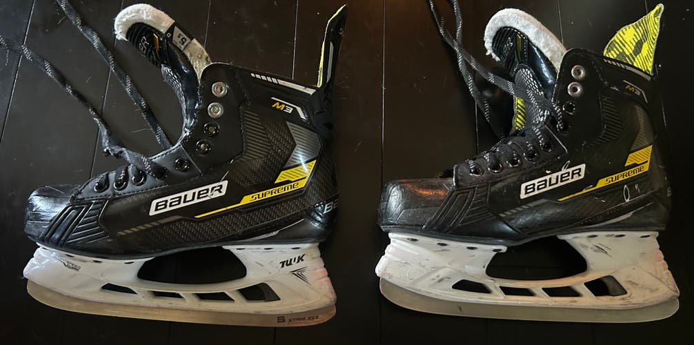 Bauer Supreme M3 Hockey Skates Regular Width Size 5.5 (Used)