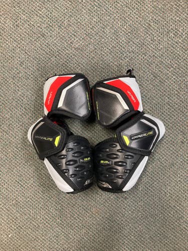 Intermediate Medium Bauer Vapor Hyperlite Elbow Pads