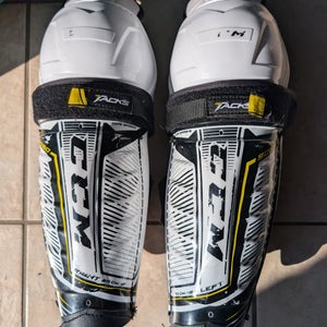 Junior CCM Tacks 9060 11" Shin Pads (Used)