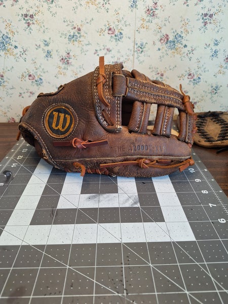 Vintage Wilson A2000 XLO Outfield Baseball Glove 12.5" (Used)