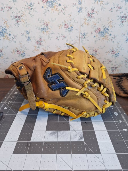 Hatakeyama RH Catcher's TH268Y Baseball Glove 33" (Used)