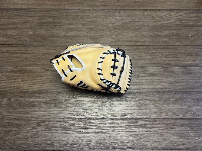 New Wilson A2000 DPCM 33" Catchers Mitt