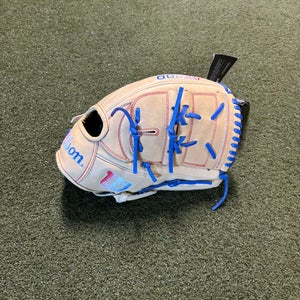 2025 Wilson A2000 RH Pitcher's Baseball Glove 12" (New)