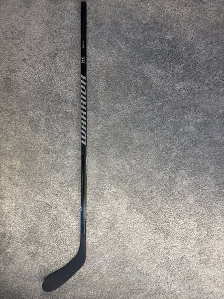 Junior Warrior Right Handed Hockey Stick W28 (Used)