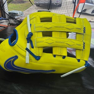 Nike 12.75” Ronald Acuña Jr. Vapor Elite Series Glove. Limited Edition.
