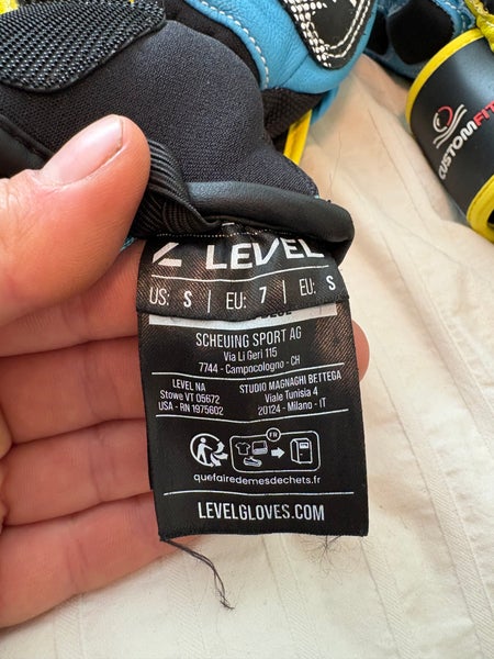 Blue Small Adult Unisex Level Gloves (New)