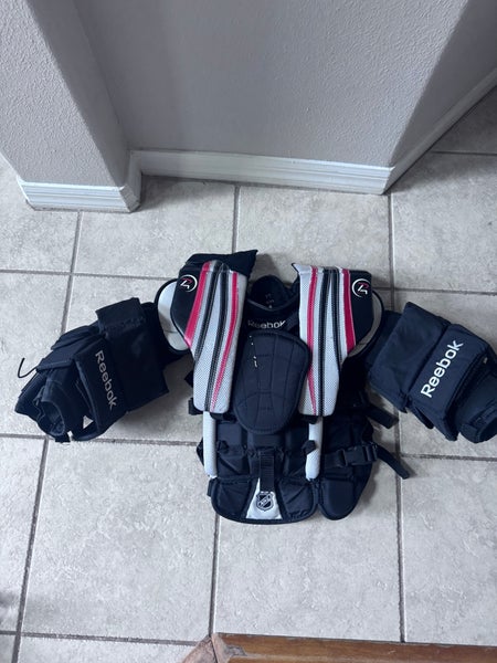 Small / Medium Reebok Goalie Chest Protector (Used)