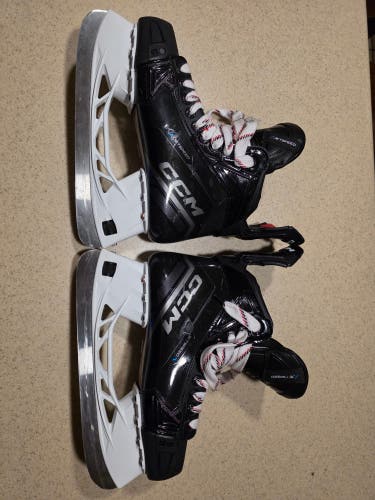 CCM JetSpeed FT690 Hockey Skates Regular Width 6 (Used)