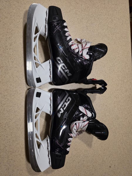 CCM JetSpeed FT690 Hockey Skates Regular Width 6 (Used)