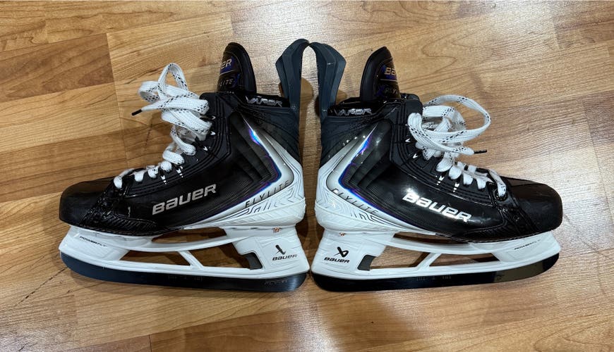 2025 Bauer Vapor Flylite Hockey Skates Size 9 / Fit 2 with Bauer FLY-Ti black steel (Used)