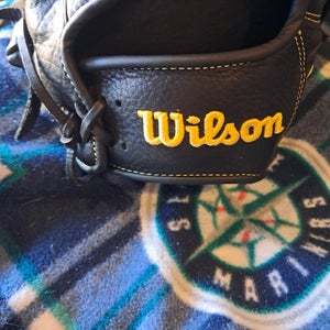 2022 RH Wilson A950 Softball Glove 14" (New)