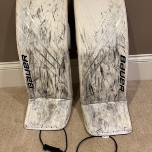 XL Bauer Hyperlite Goalie Leg Pads (Used)