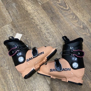 Kid's Salomon T2 Ski Boots | Mondo 18 235mm