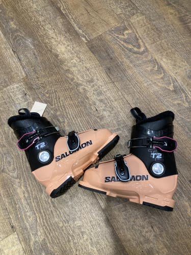 Kid's Salomon T2 Ski Boots | Mondo 18 235mm