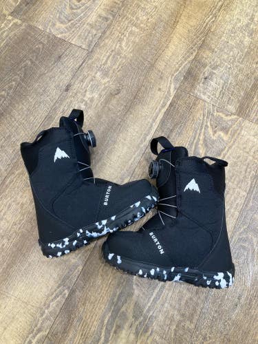 Burton Grom Boa Snowboard Boots | Youth Size 1