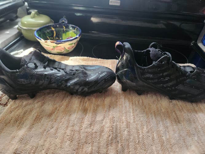 Men's Size M 8.0 (W 9.0) Adidas (Used)