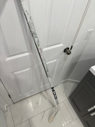 Intermediate CCM RibCor Trigger 9 Pro Right Handed Hockey Stick P28 (Used)