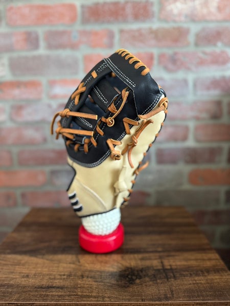 New Emery 13 inch RHT 1B Mitt