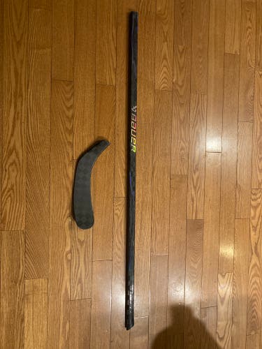 Intermediate Bauer Vapor FlyLite Left Hand Hockey Stick (Used)