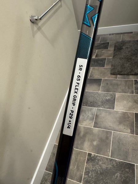 Senior CCM Vizion Right Handed Hockey Stick P29+1/4 (New)